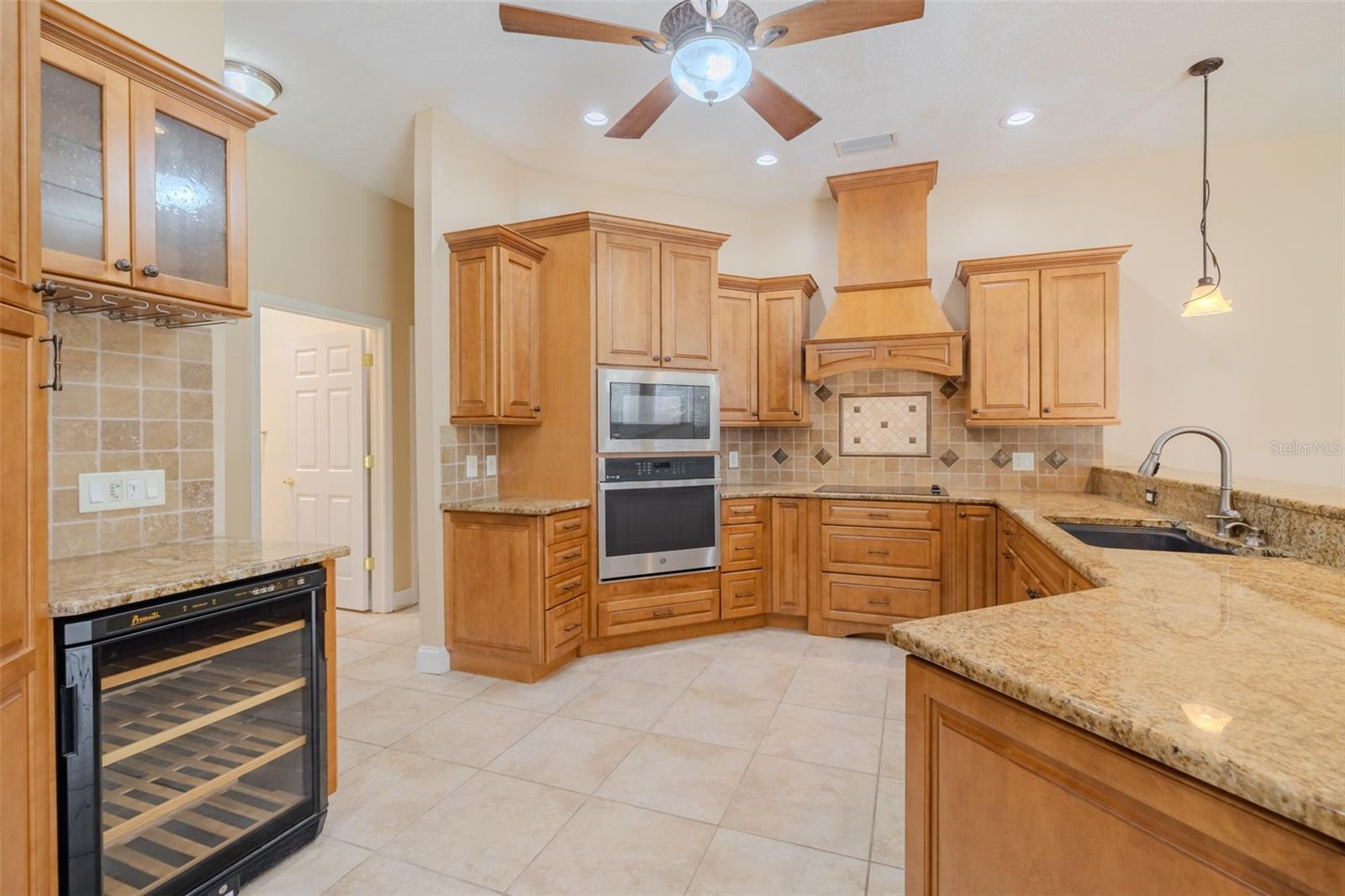 Image 13 of 60 For 4401 Blantyre Place