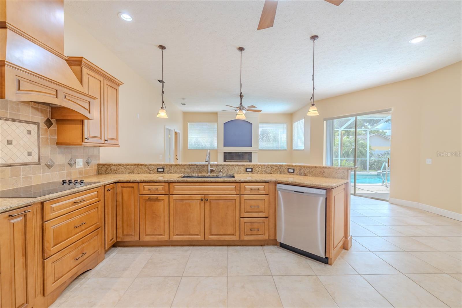 Image 14 of 60 For 4401 Blantyre Place
