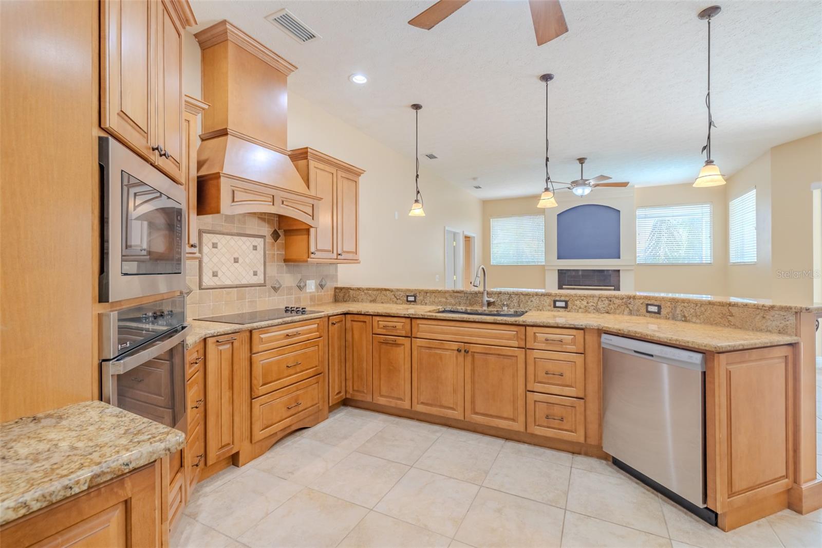 Image 15 of 60 For 4401 Blantyre Place