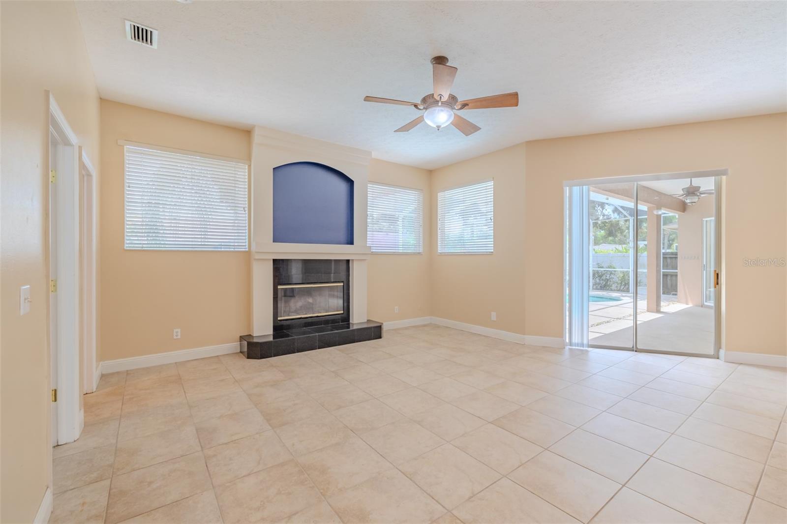 Image 23 of 60 For 4401 Blantyre Place