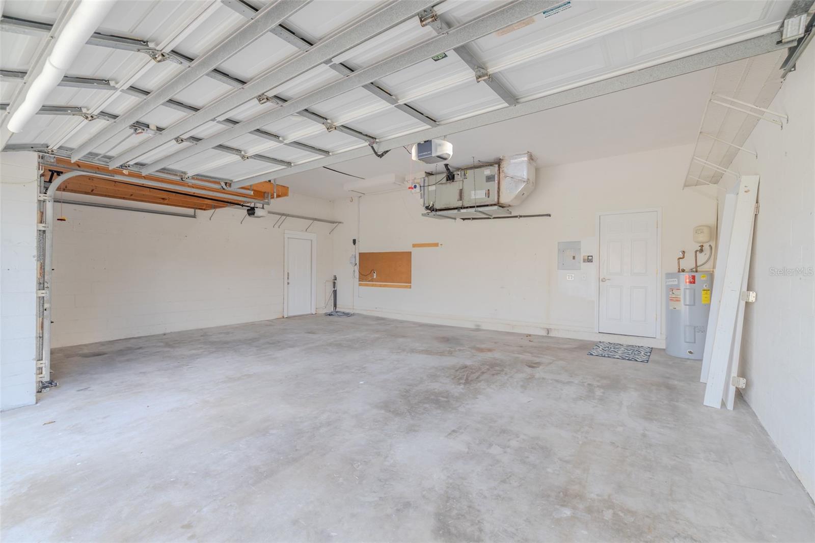 Image 46 of 60 For 4401 Blantyre Place