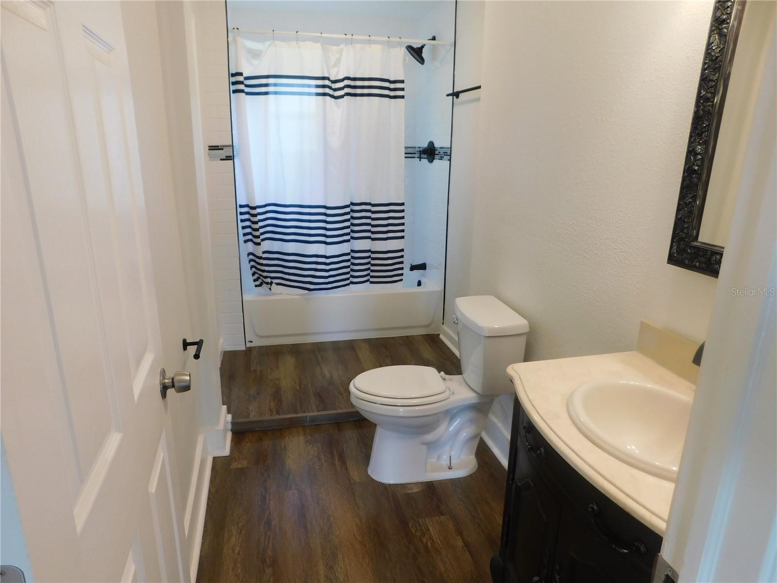 Image 3 of 8 For 1009 17th Street S