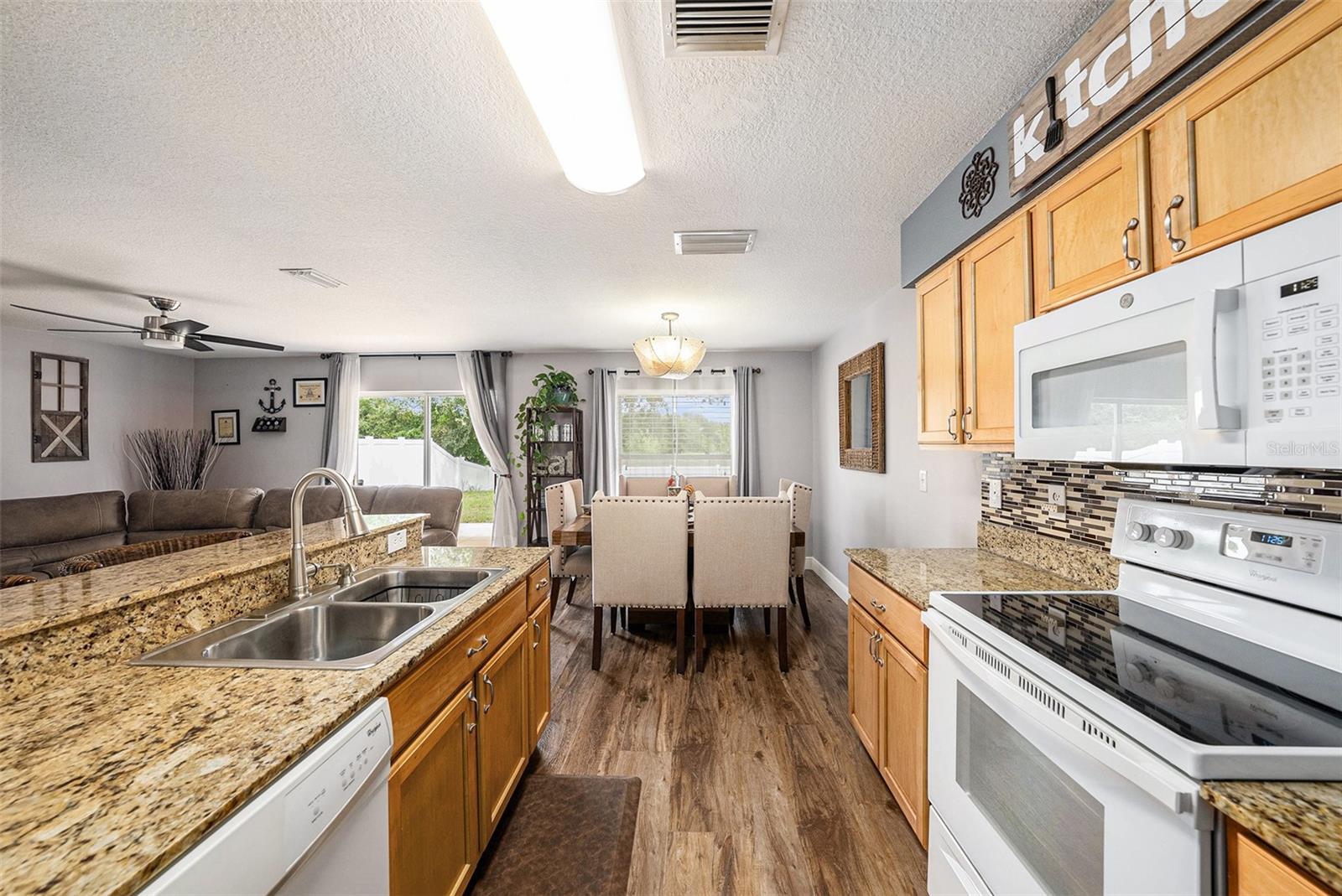 Image 14 of 31 For 17439 Garden Heath Court