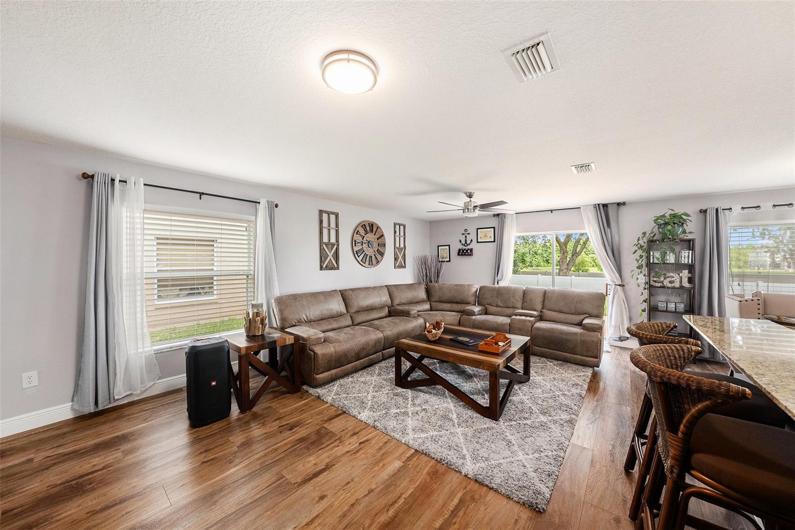 Image 9 of 31 For 17439 Garden Heath Court