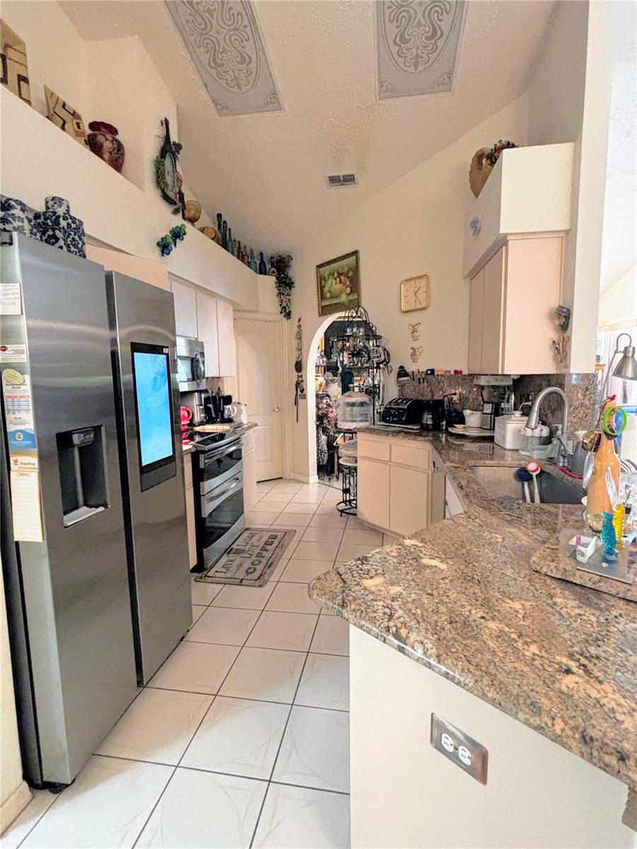 Image 5 of 6 For 13393 Drayton Drive