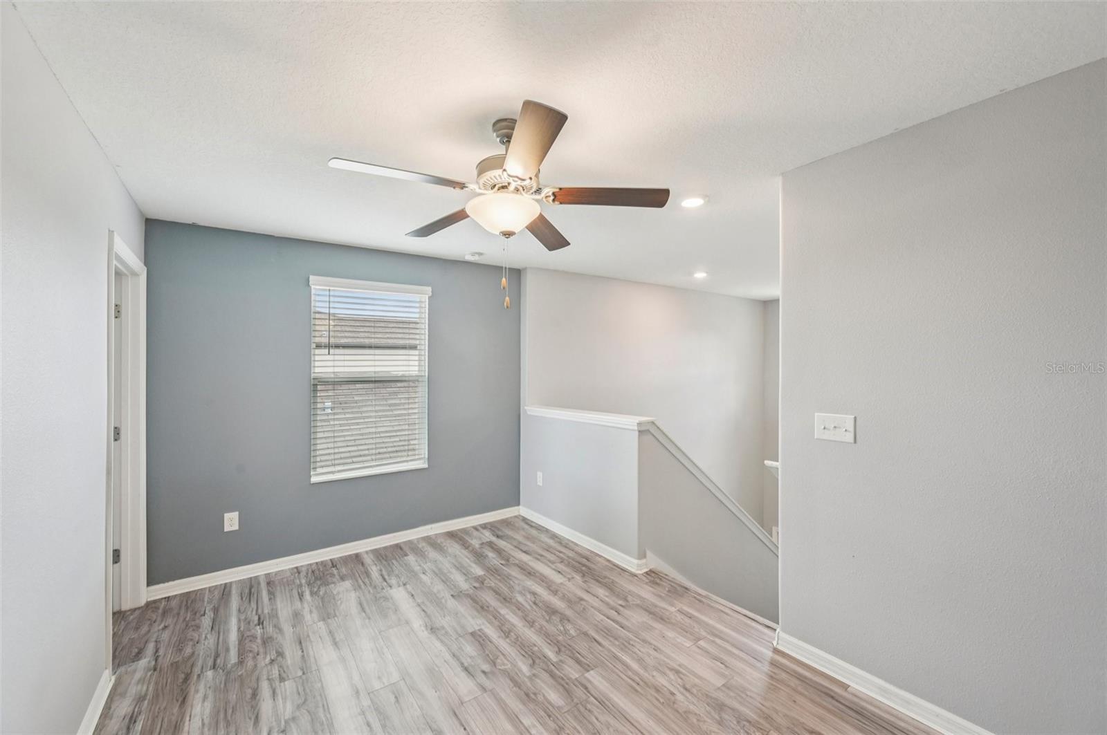 Image 13 of 25 For 582 Royal Empress Dr