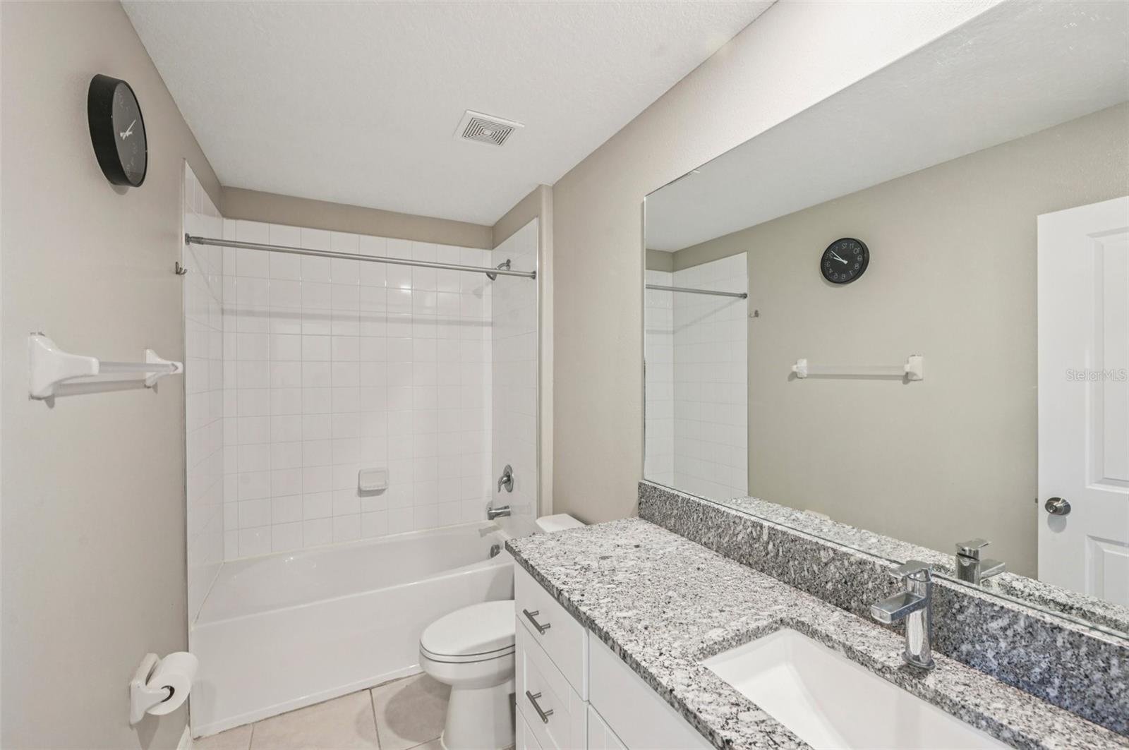 Image 14 of 25 For 582 Royal Empress Dr