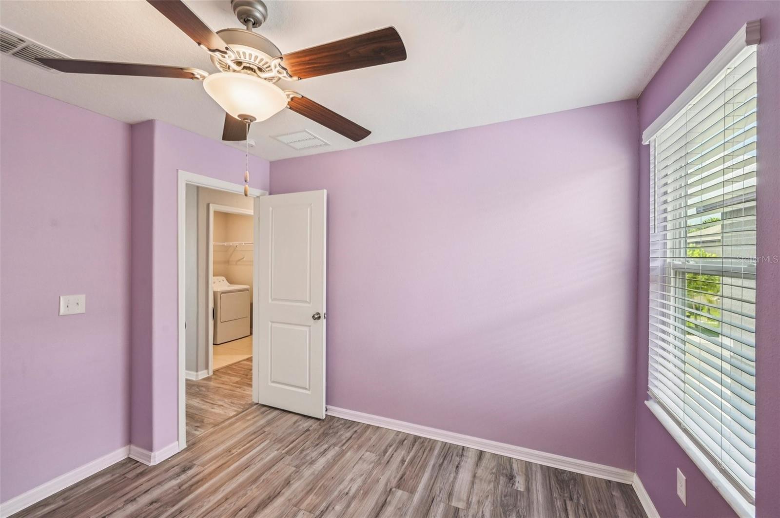Image 16 of 25 For 582 Royal Empress Dr