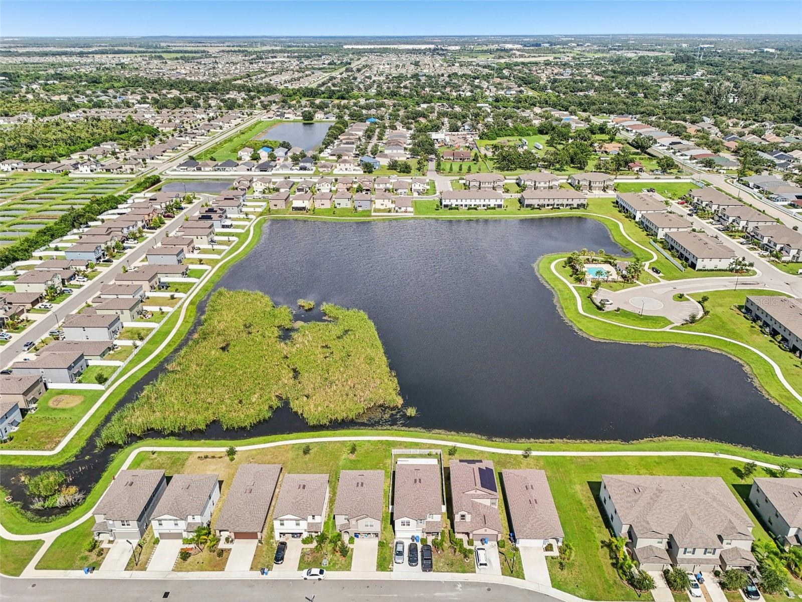 Image 21 of 25 For 582 Royal Empress Dr