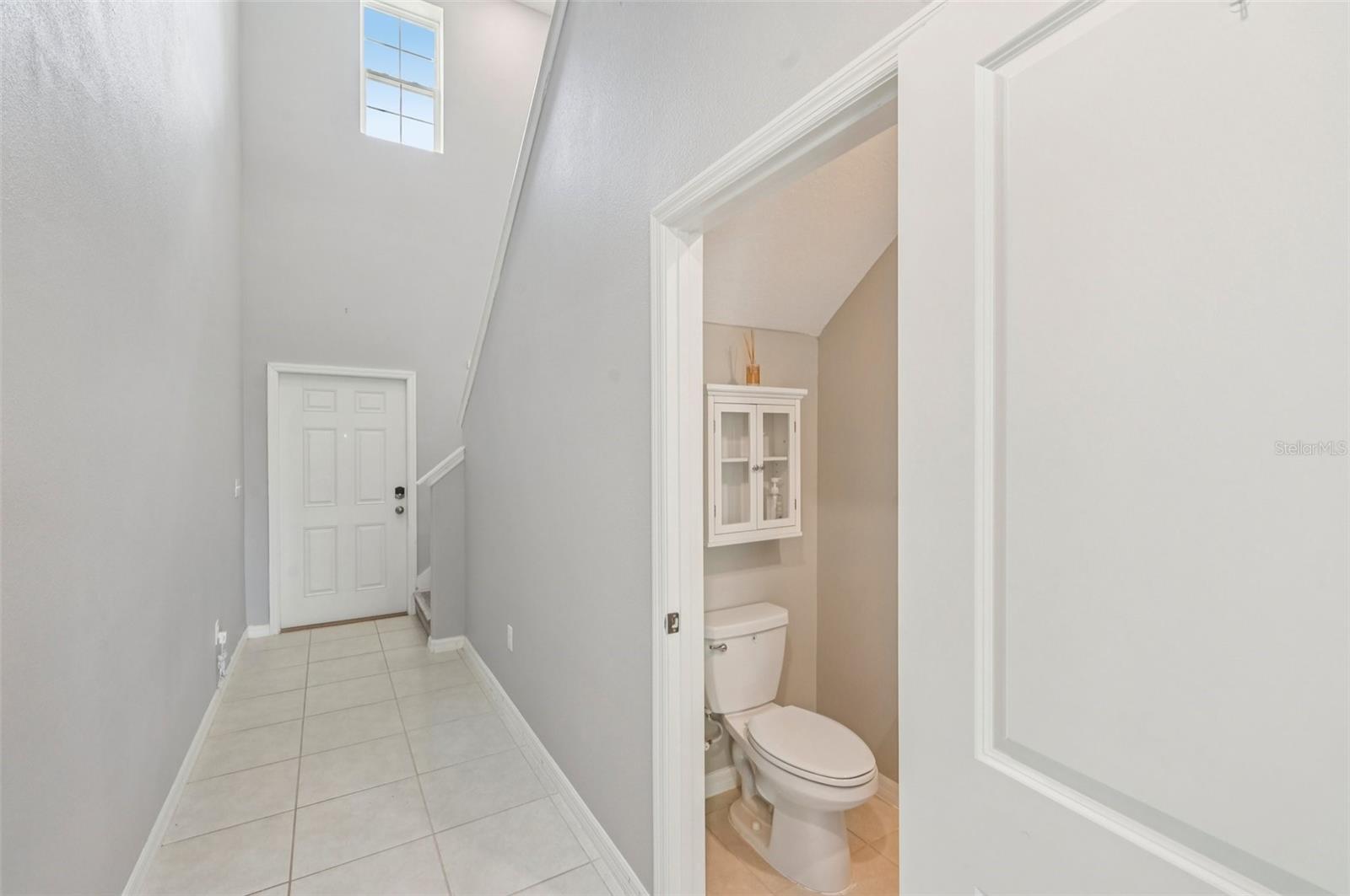 Image 8 of 25 For 582 Royal Empress Dr