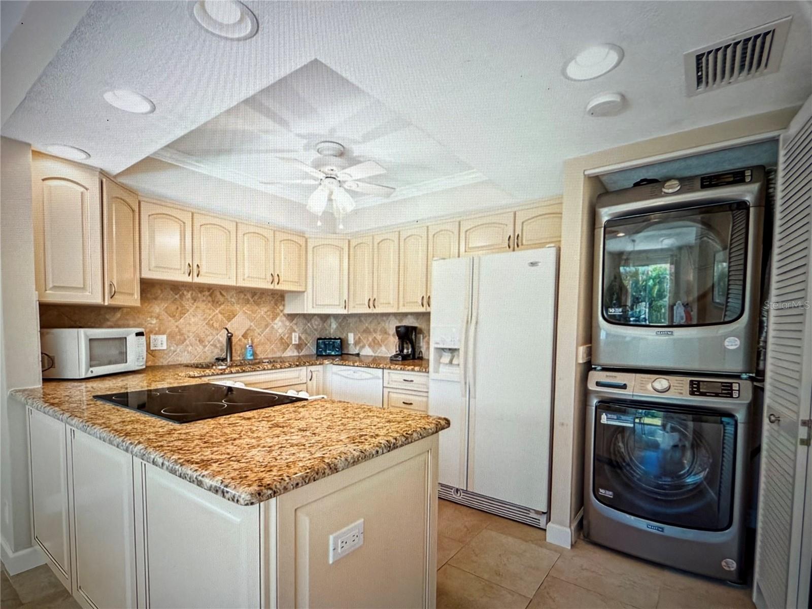 Image 11 of 35 For 1351 Gulf Boulevard 118