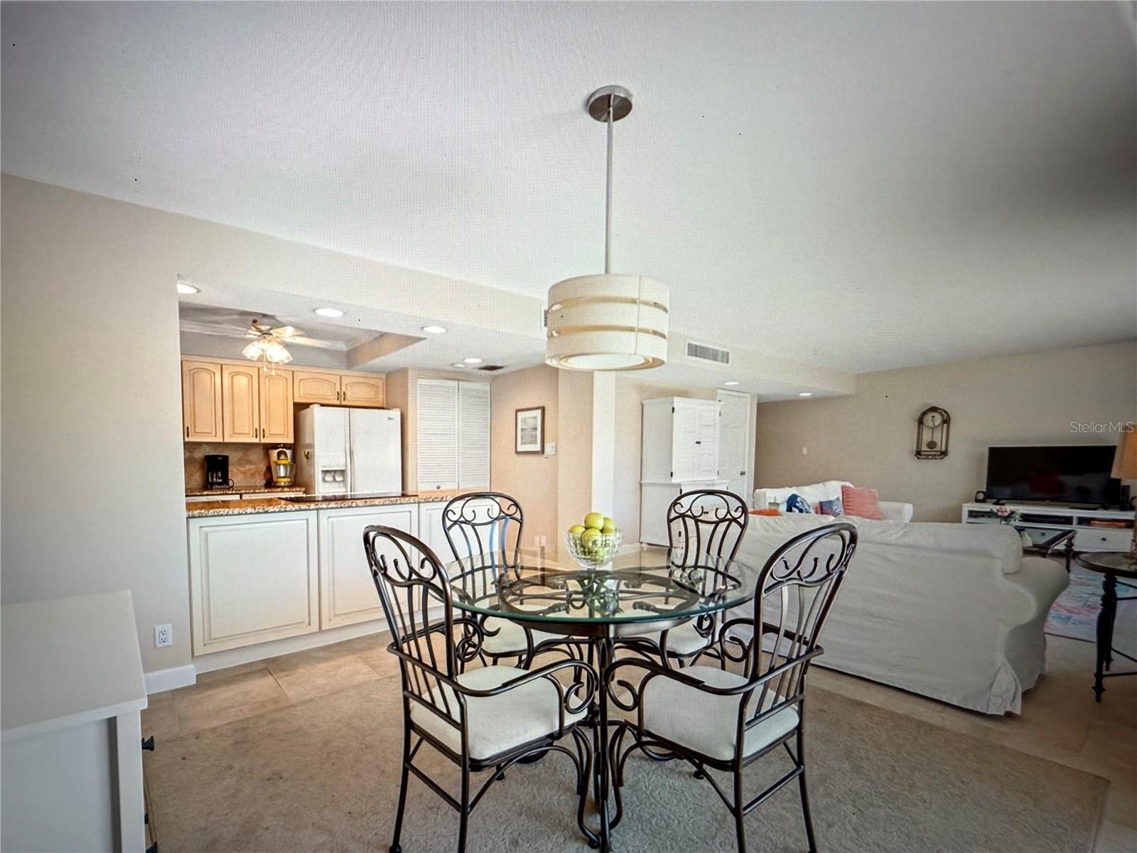 Image 13 of 35 For 1351 Gulf Boulevard 118