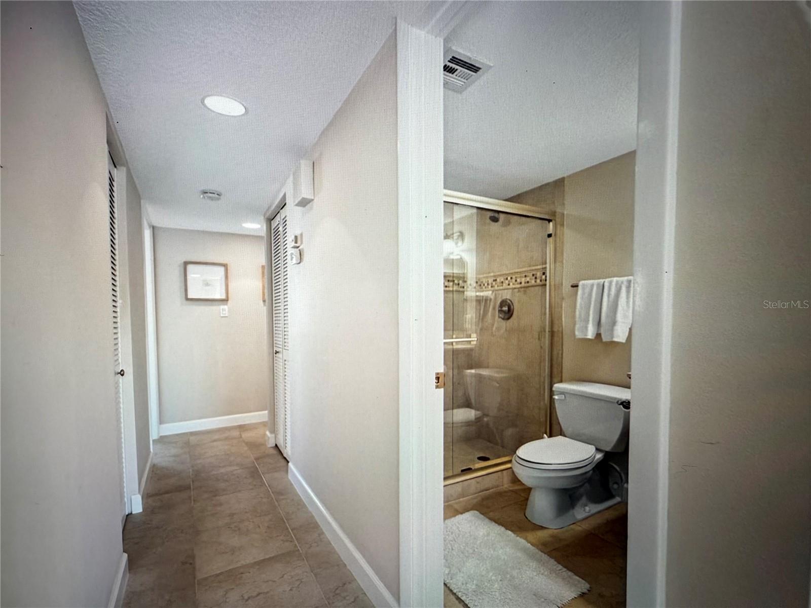 Image 15 of 35 For 1351 Gulf Boulevard 118