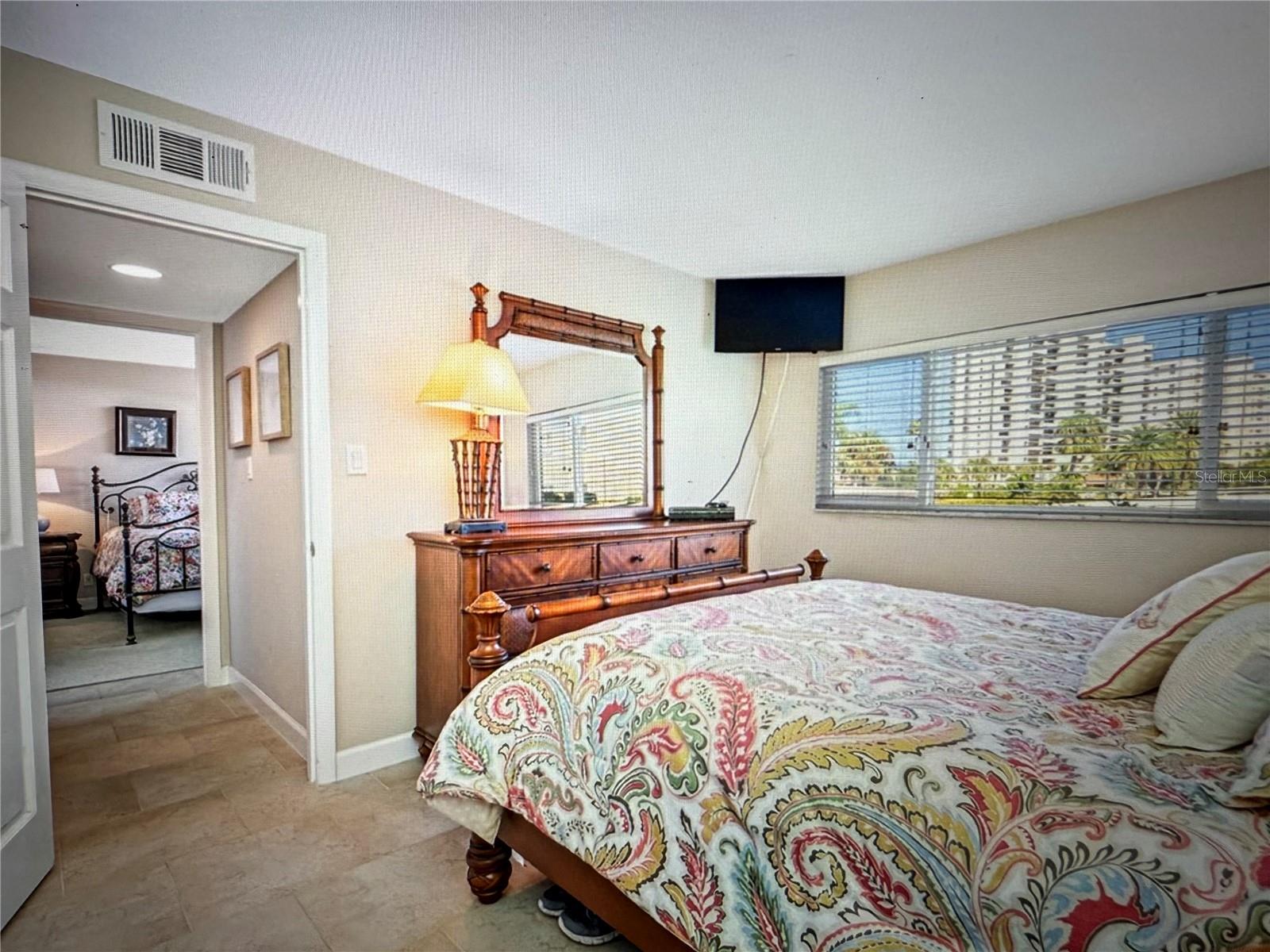 Image 21 of 35 For 1351 Gulf Boulevard 118