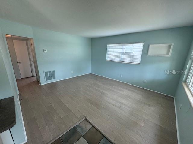 Image 5 of 12 For 870 50th Avenue N