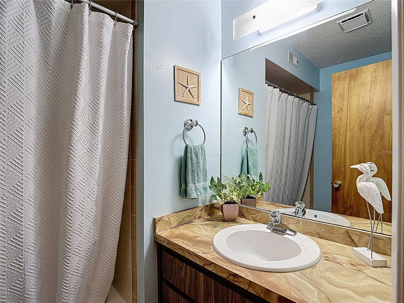 Image 16 of 34 For 6475 Amber Ridge Circle