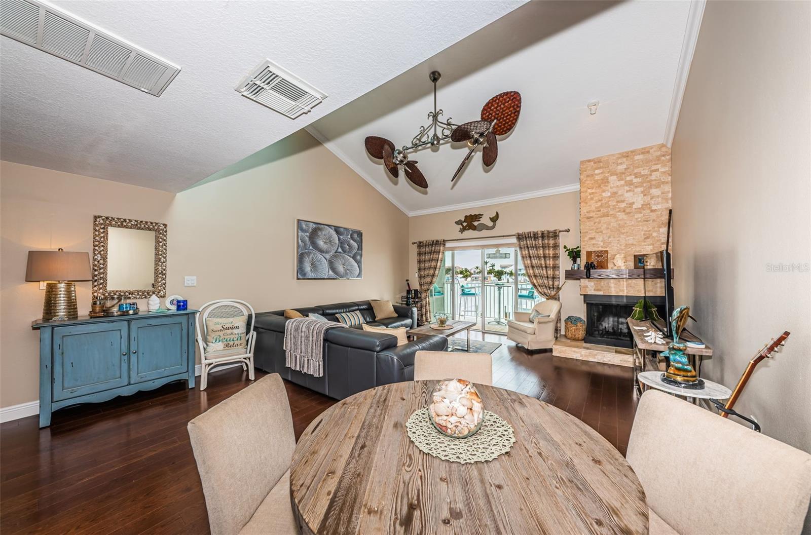 Image 15 of 33 For 2515 Bay Boulevard A