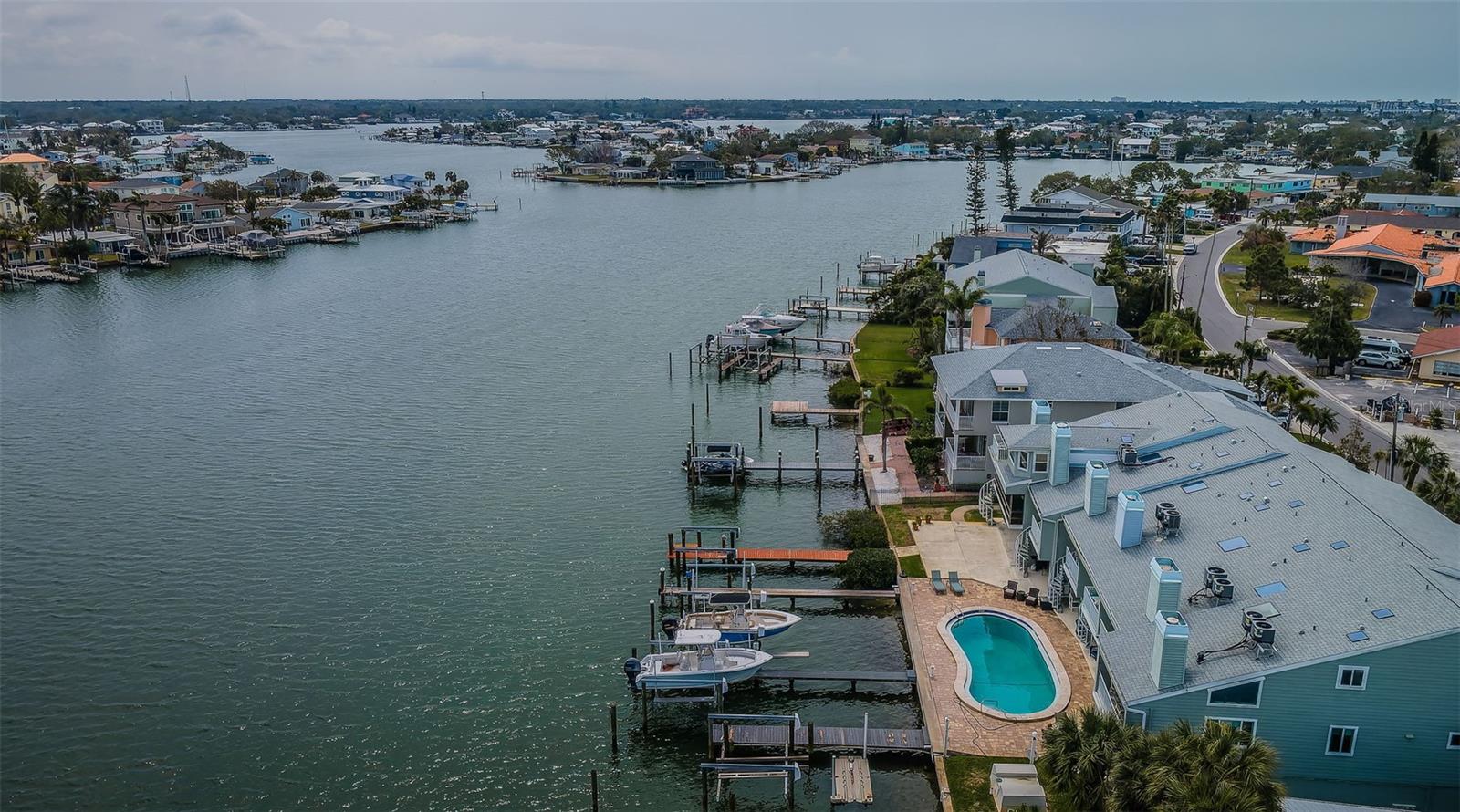 Image 29 of 33 For 2515 Bay Boulevard A