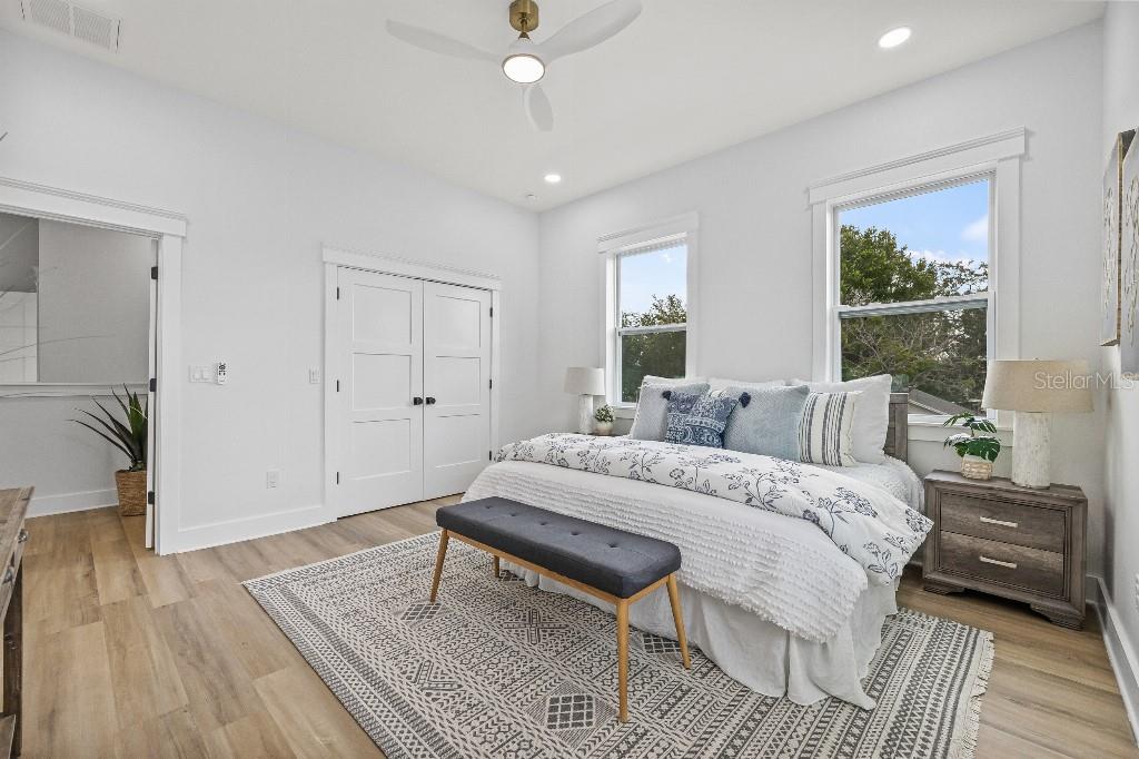 Image 21 of 38 For 1818 31st Avenue N