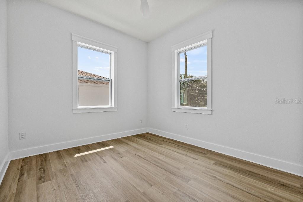 Image 26 of 38 For 1818 31st Avenue N