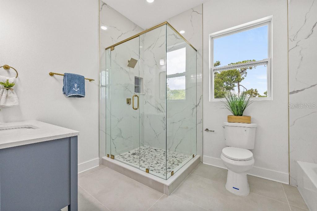 Image 31 of 38 For 1818 31st Avenue N
