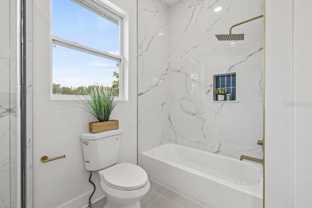 Image 33 of 38 For 1818 31st Avenue N