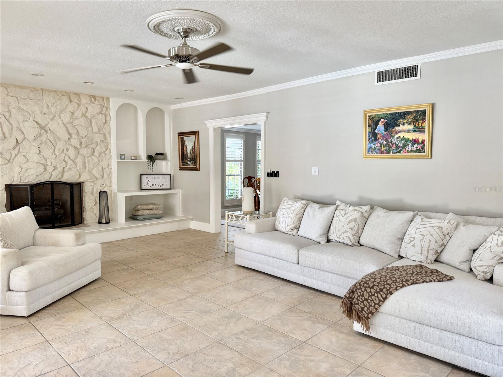 Listing photo id 11 for 7425 Terrace River Drive