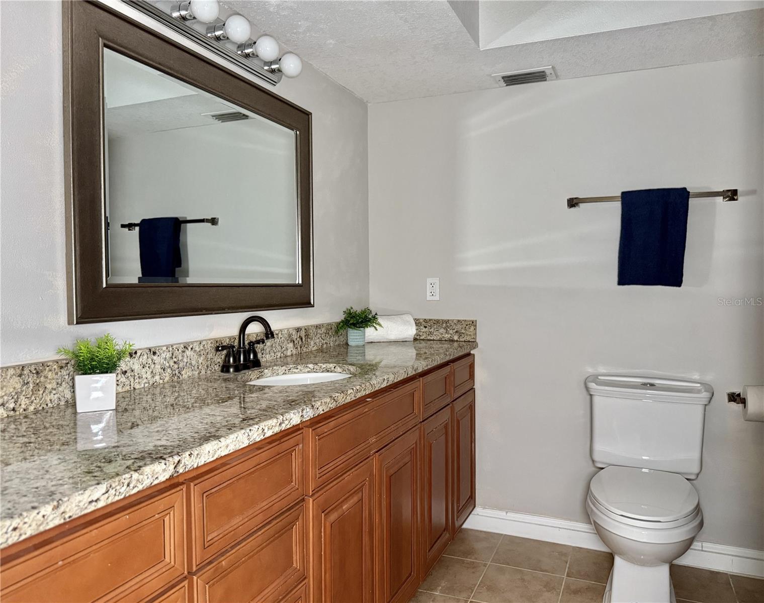 Listing photo id 33 for 7425 Terrace River Drive