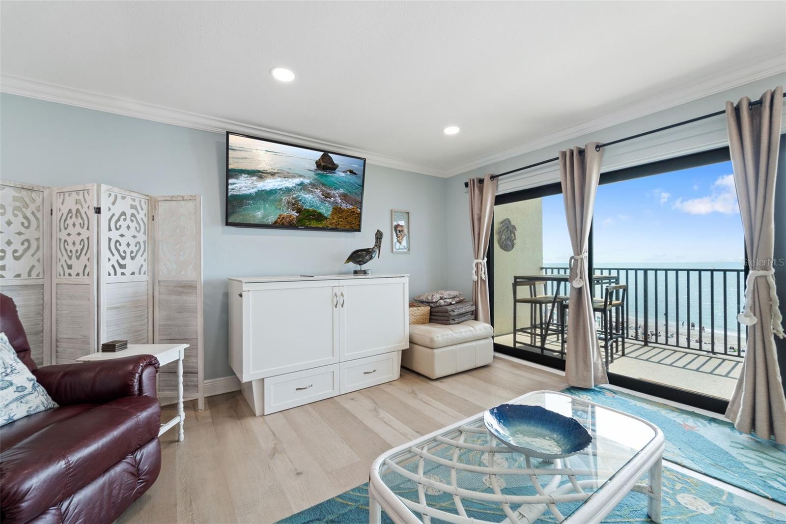 Image 15 of 73 For 12924 Gulf Boulevard 502