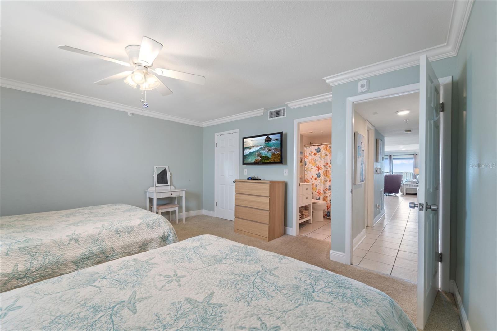 Image 25 of 73 For 12924 Gulf Boulevard 502