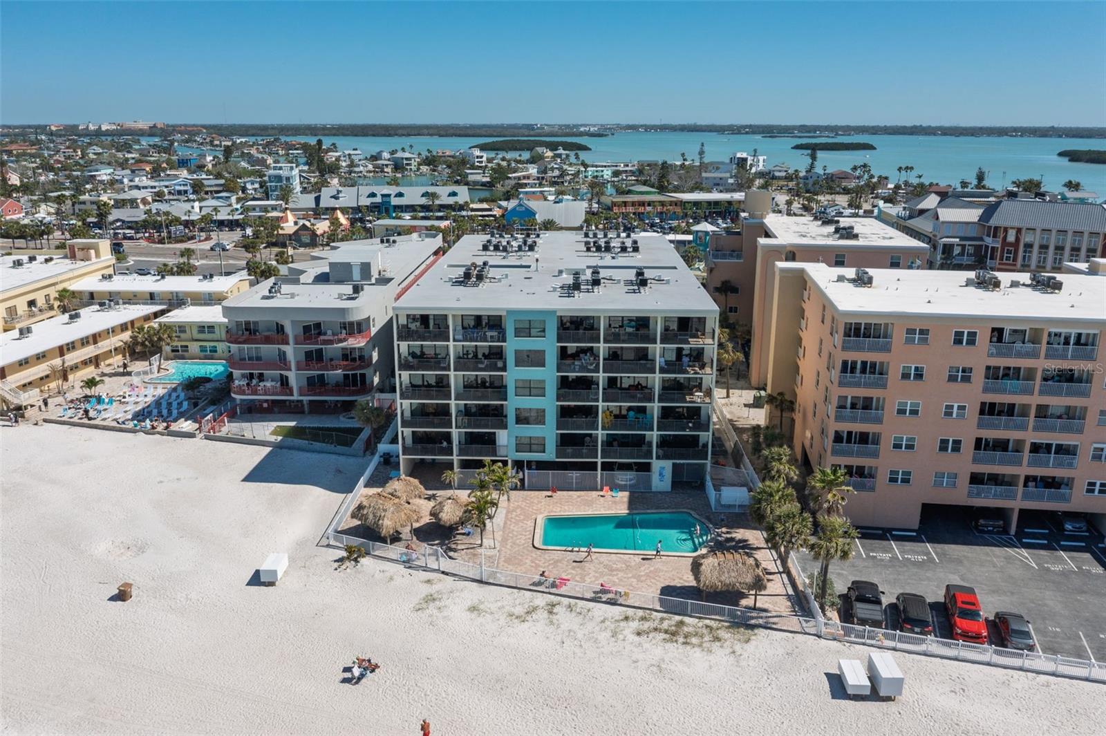 Image 35 of 73 For 12924 Gulf Boulevard 502