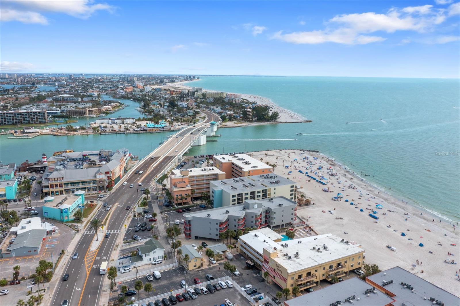 Image 41 of 73 For 12924 Gulf Boulevard 502