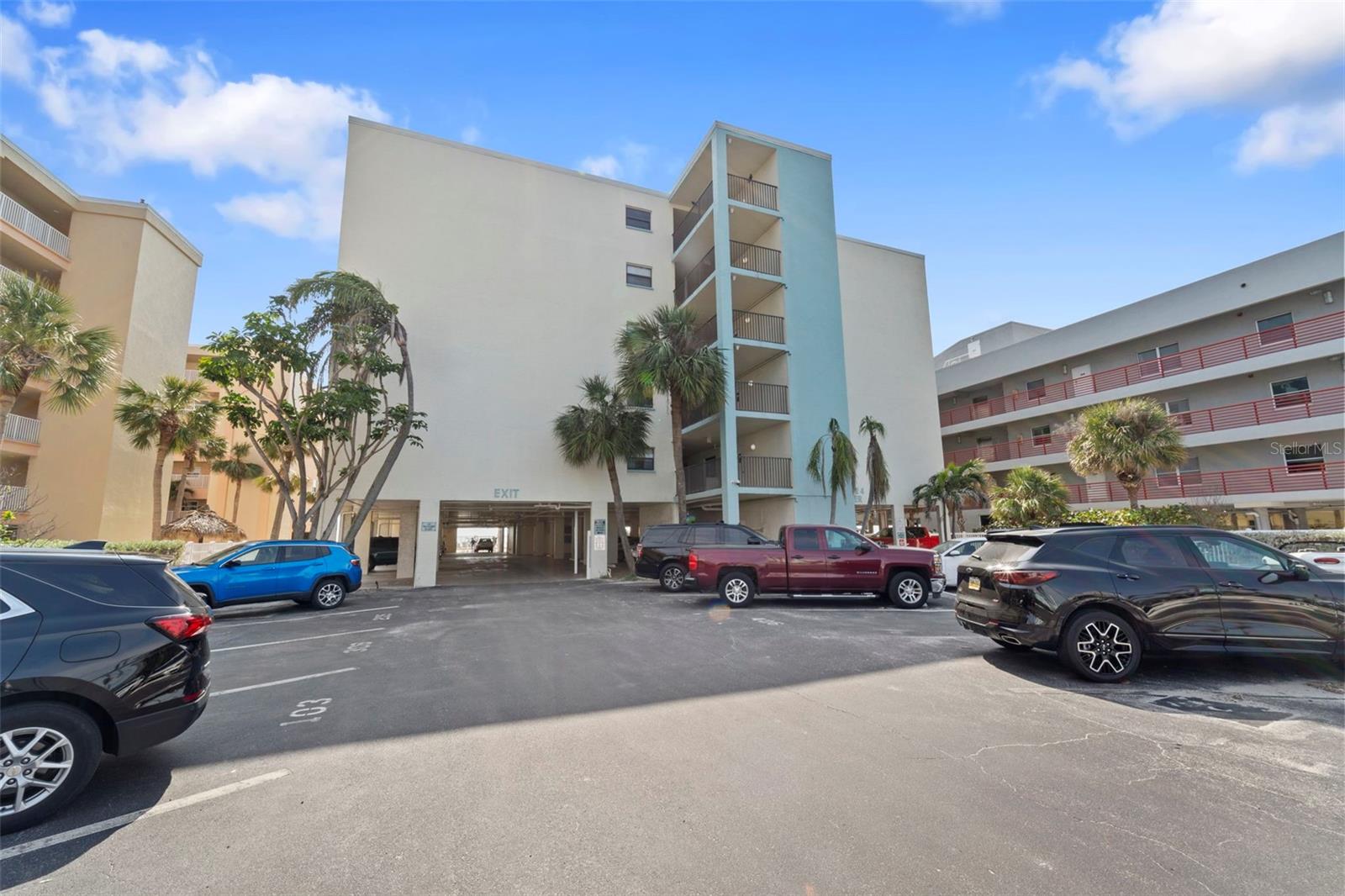 Image 44 of 73 For 12924 Gulf Boulevard 502