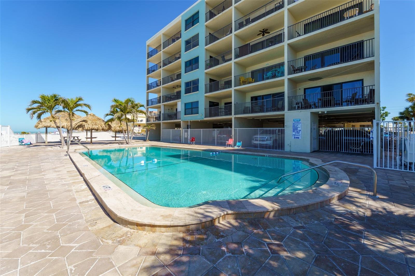 Image 47 of 73 For 12924 Gulf Boulevard 502