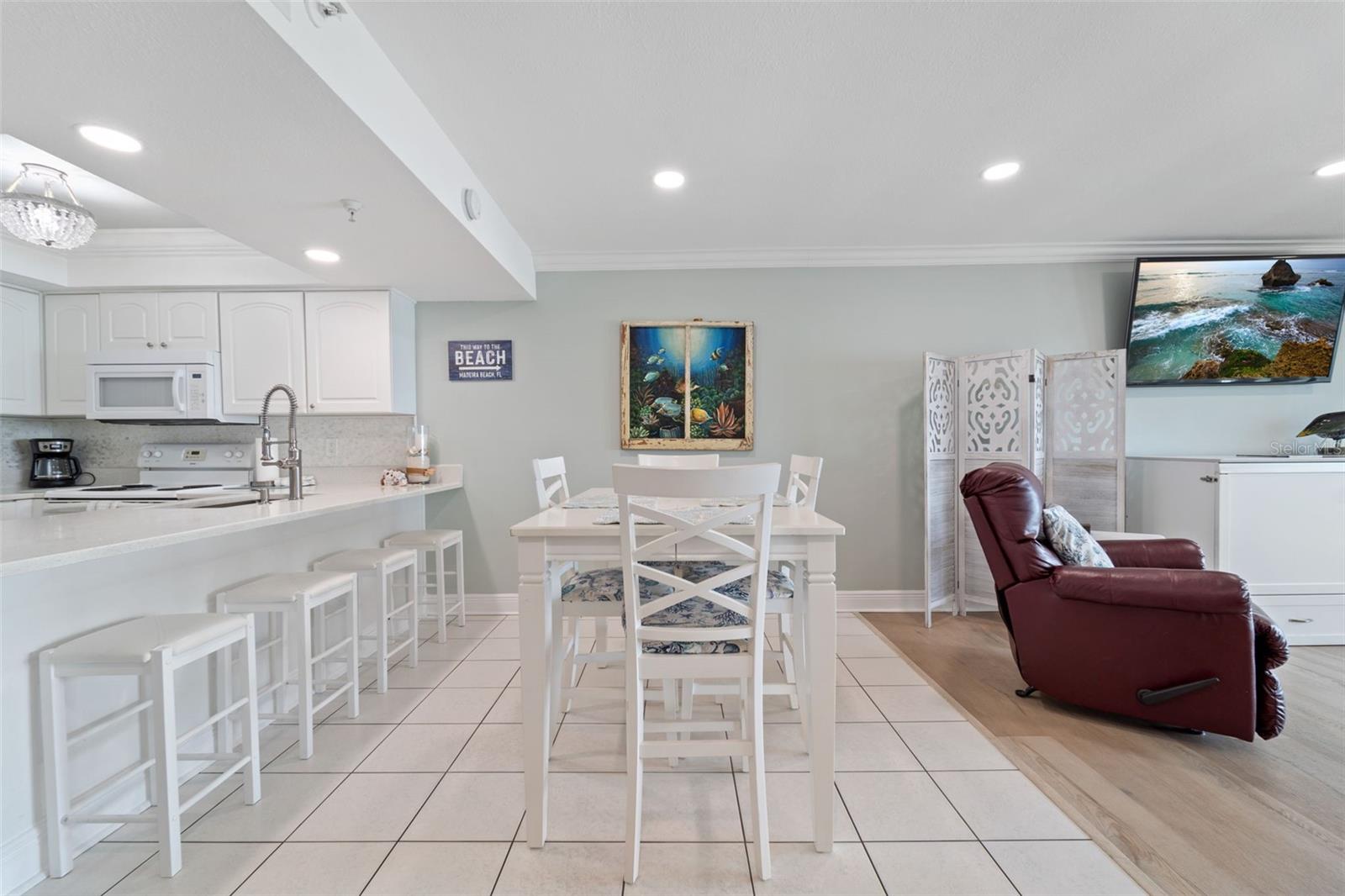 Image 7 of 73 For 12924 Gulf Boulevard 502