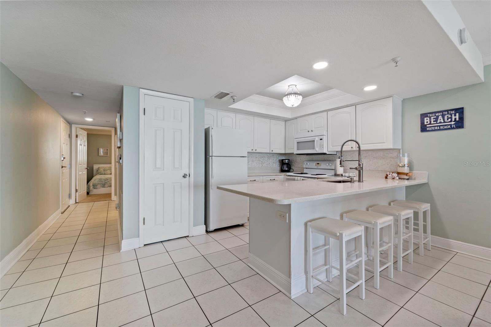 Image 9 of 73 For 12924 Gulf Boulevard 502
