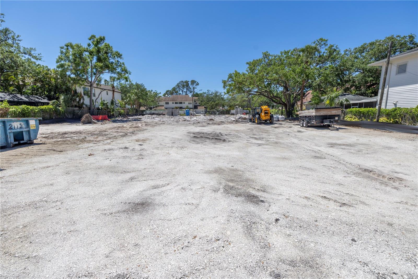Listing photo id 0 for 5211 Jules Verne Court