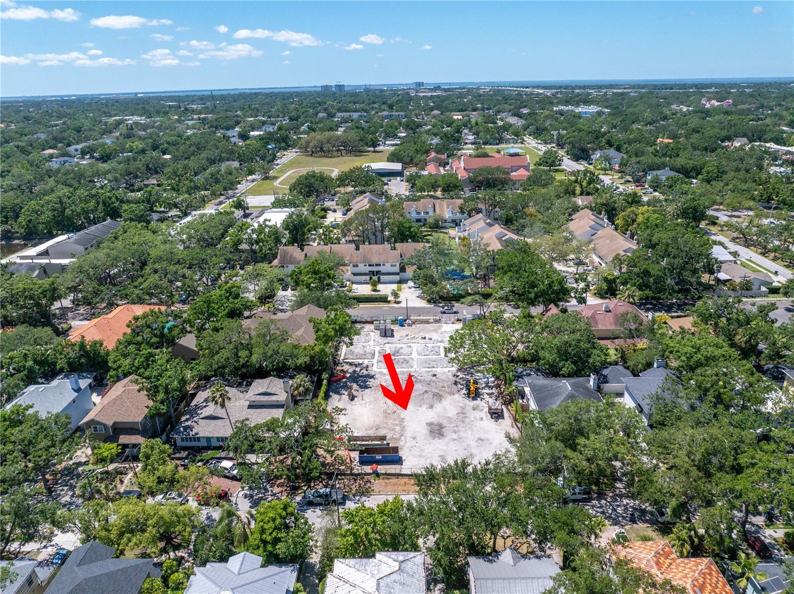 Listing photo id 4 for 5211 Jules Verne Court