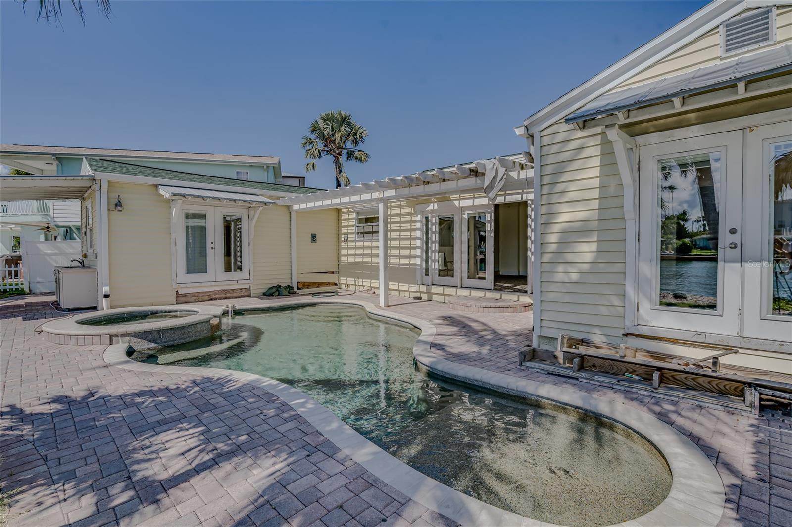 Image 12 of 64 For 16029 Redington Drive