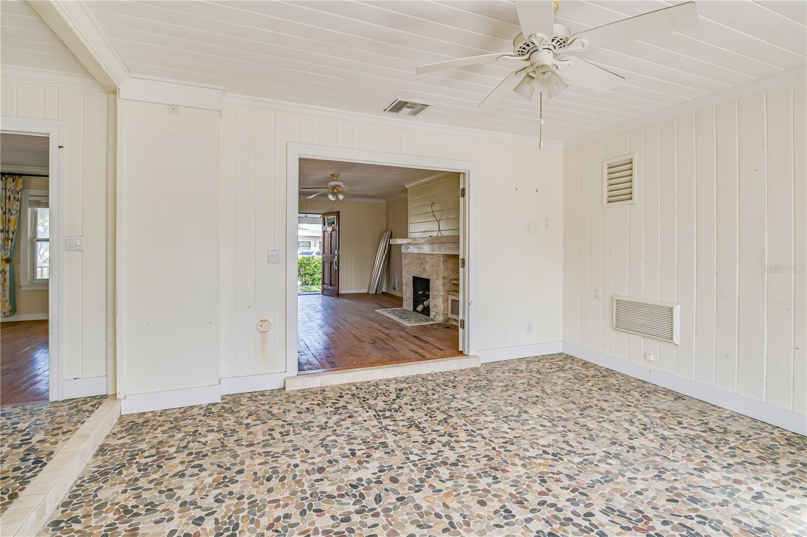 Image 18 of 64 For 16029 Redington Drive