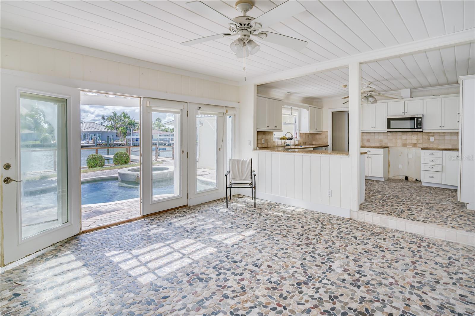 Image 19 of 64 For 16029 Redington Drive