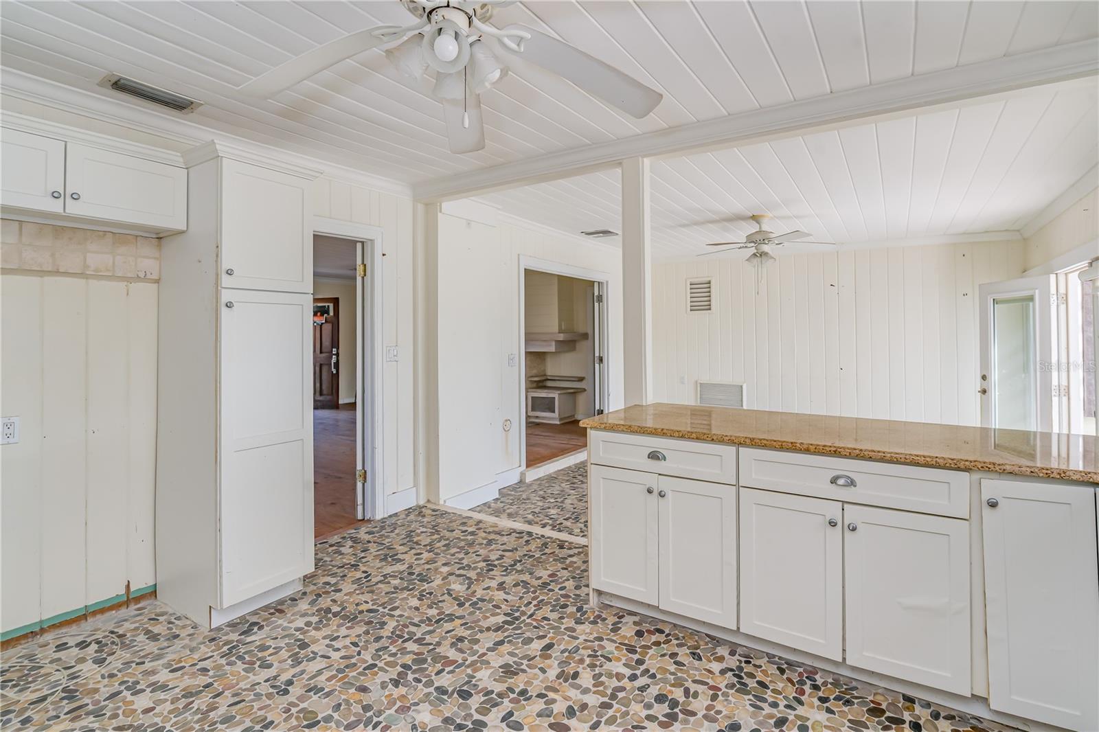 Image 23 of 64 For 16029 Redington Drive