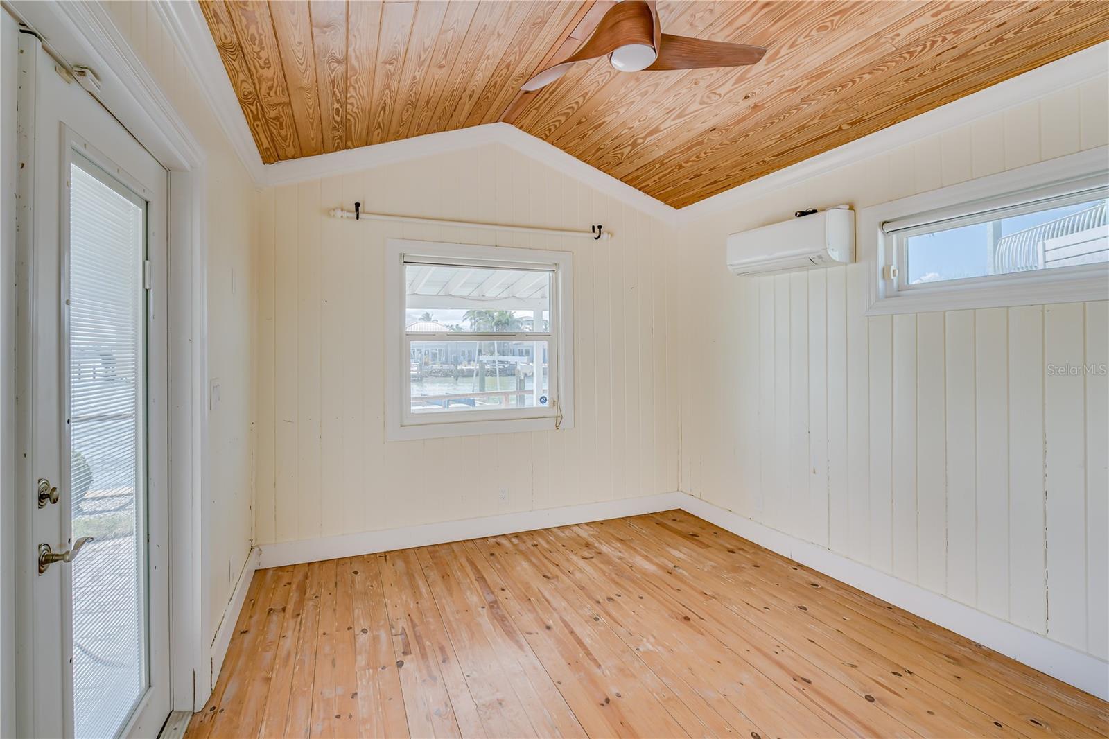 Image 24 of 64 For 16029 Redington Drive