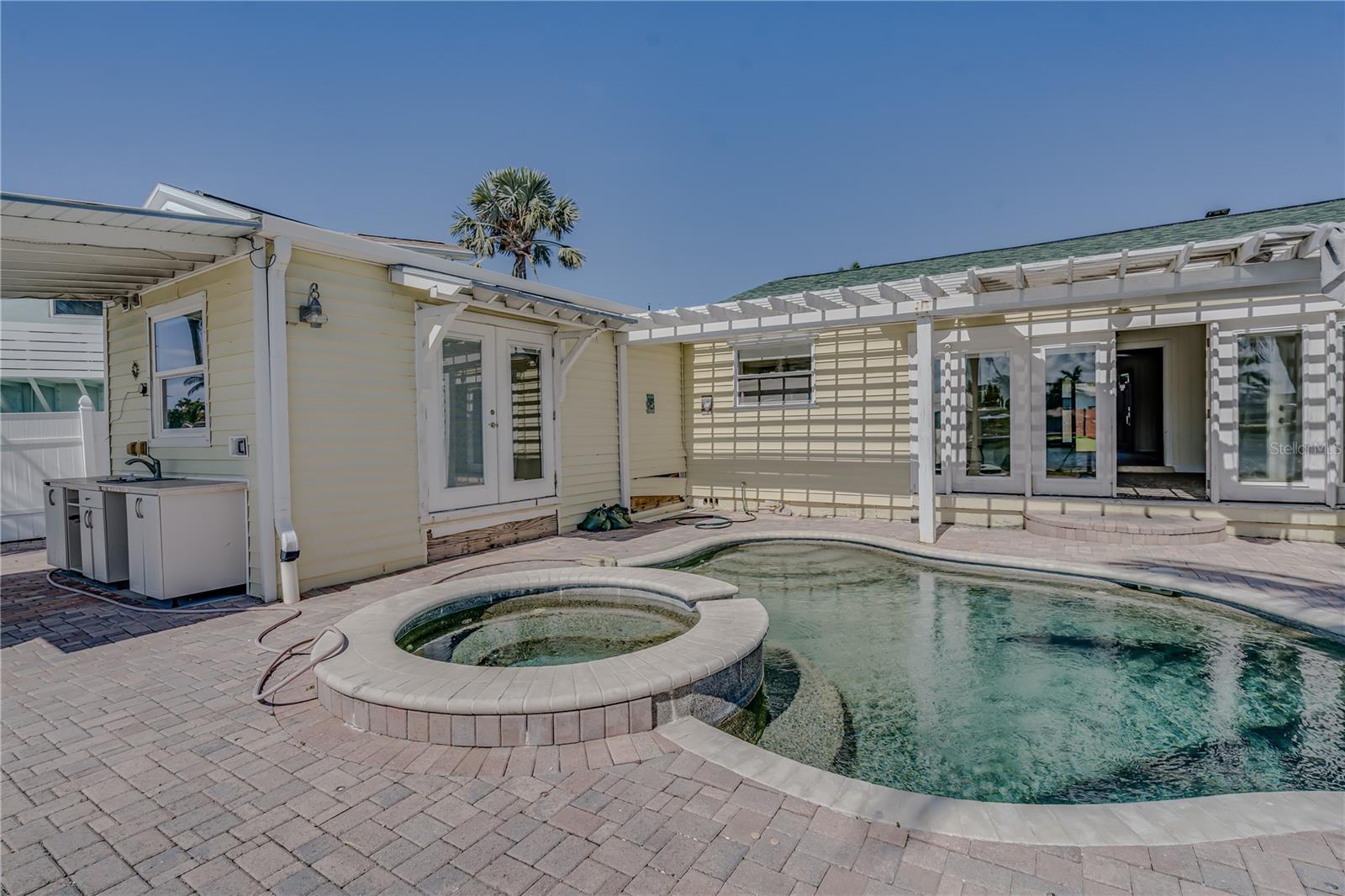 Image 46 of 64 For 16029 Redington Drive