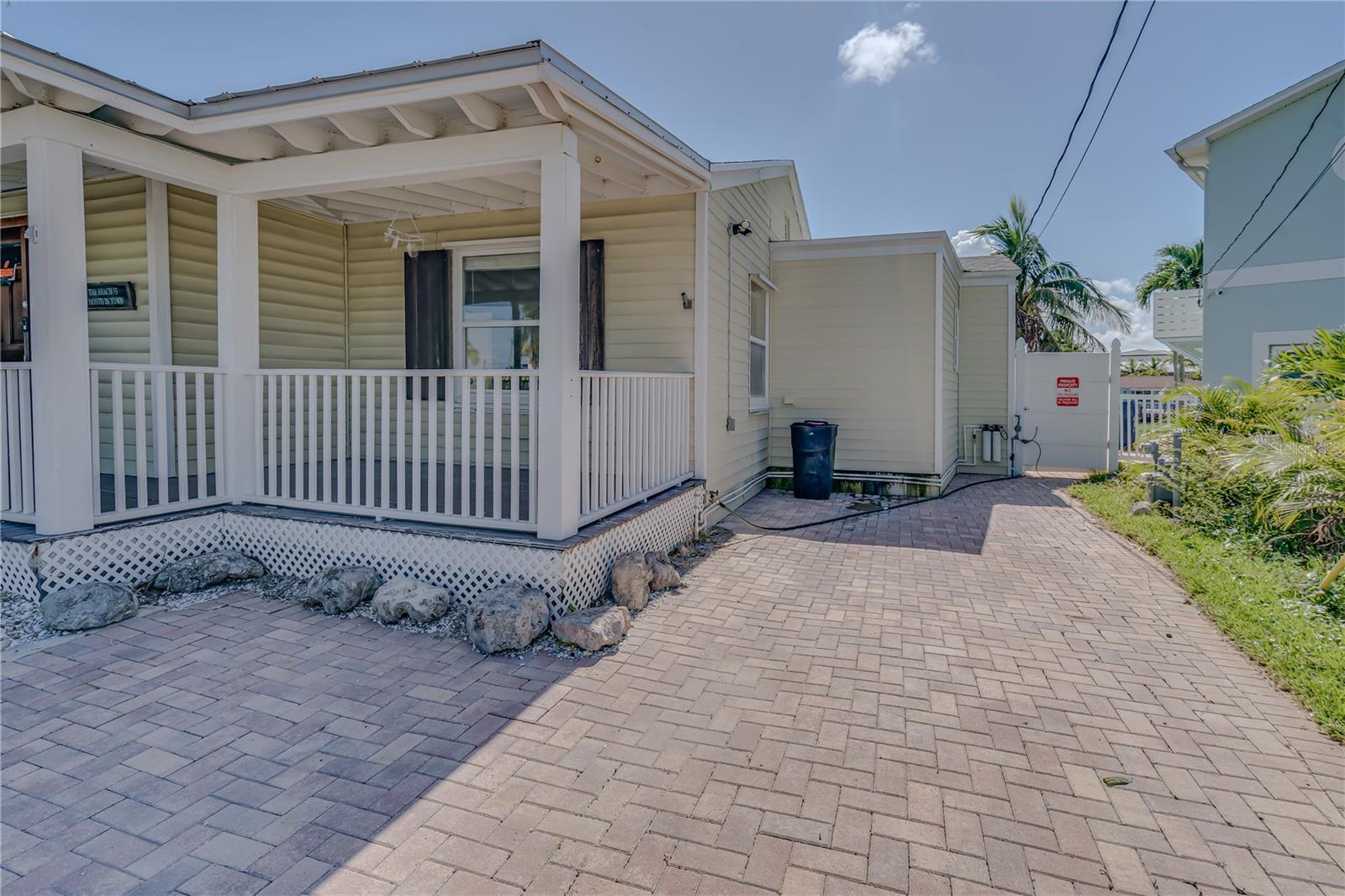 Image 54 of 64 For 16029 Redington Drive