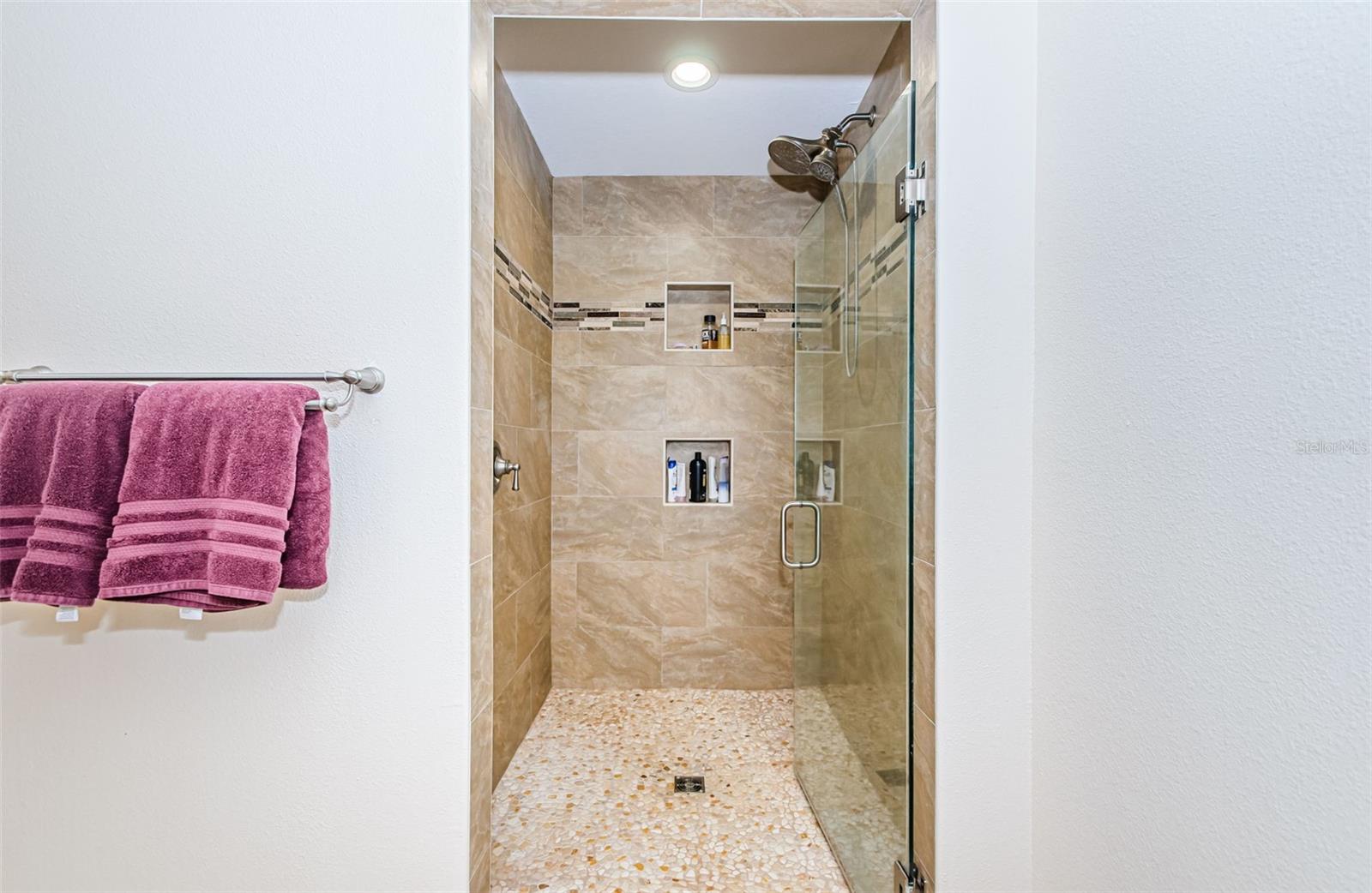 Image 16 of 33 For 31090 Inwood Circle