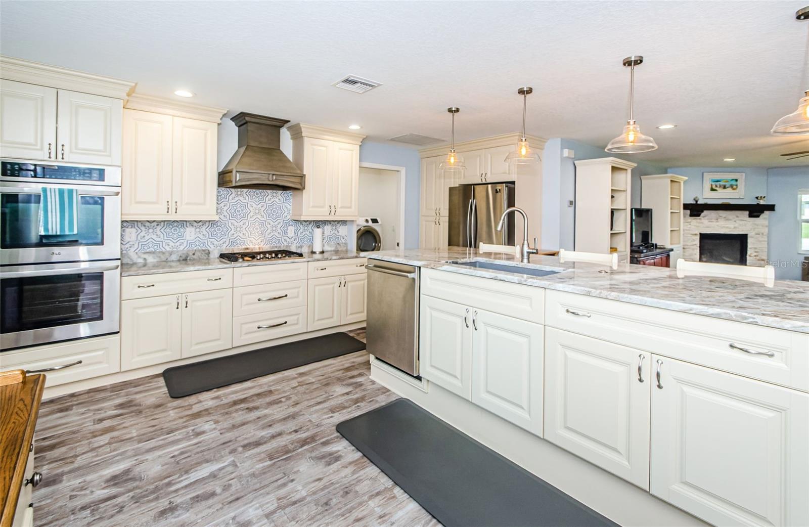 Image 3 of 33 For 31090 Inwood Circle