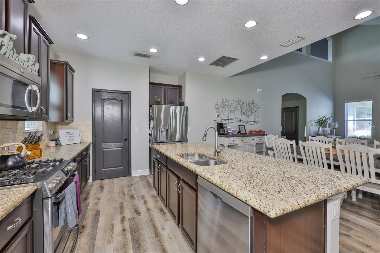 Image 18 of 53 For 7912 Hampton Lake Drive