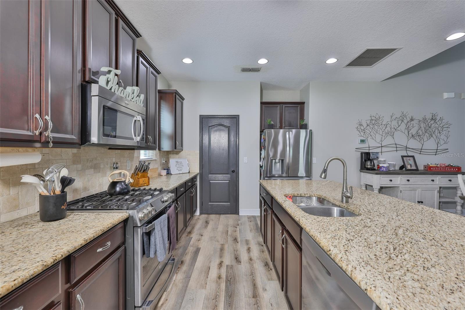 Image 19 of 53 For 7912 Hampton Lake Drive