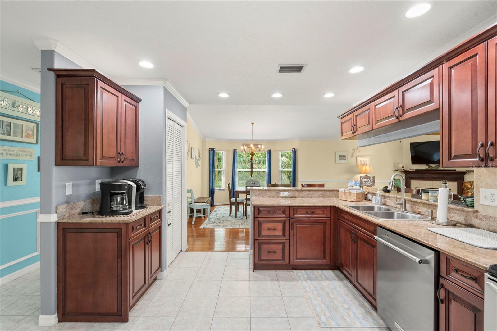 Image 19 of 89 For 6170 Seaside Drive